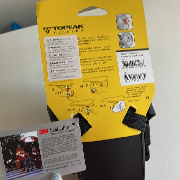 NWT Topeak Cycling Wedge Drybag With Strap Mount (Black, Medium) - Picture 7 of 7